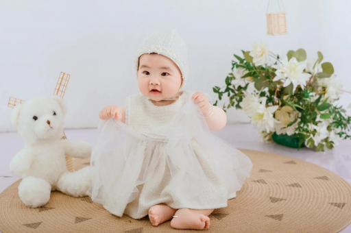 成都试管代怀宝宝几个月抬头